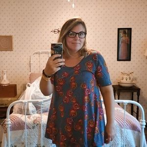 Meet your Posher, Elizabeth